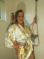 This naughty mature slut loves to get herself wet